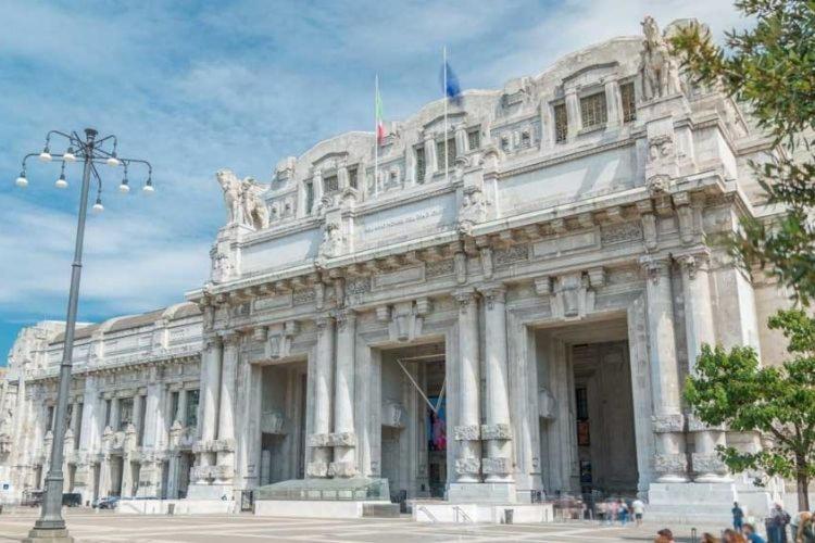 Nuovissimo Ed Elegante Appartamento, 5 Minuti A Piedi Dalla Stazione Apartment Mailand