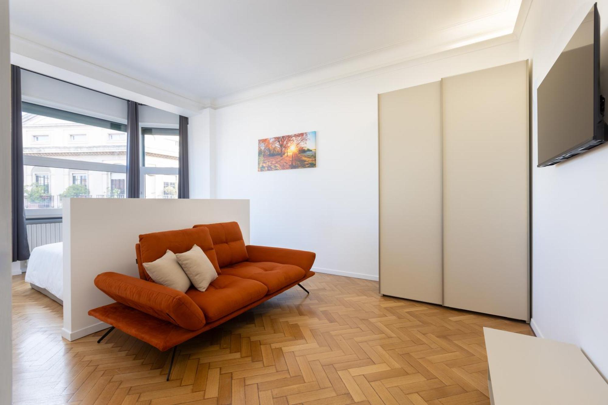 Nuovissimo Ed Elegante Appartamento, 5 Minuti A Piedi Dalla Stazione Apartment